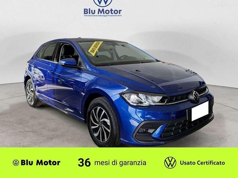 Usata VW Polo Life 95 CV (69 kW) 2023 Reef blue metallizzato Utilitaria