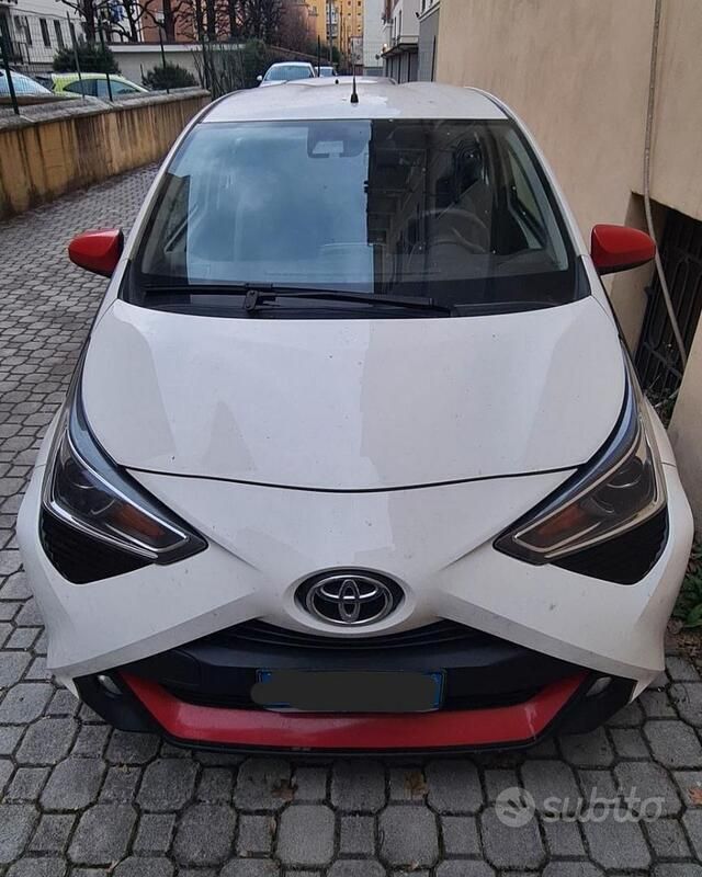 Usata 2019 Toyota Aygo Due volumi | 9800 € (Ottimo prezzo) - Immagine 1/4