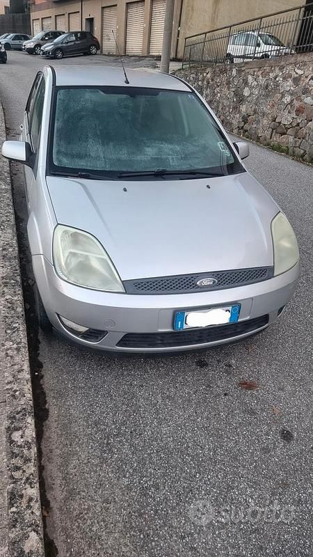 Usata Ford Fiesta 2005 Grigio Utilitaria