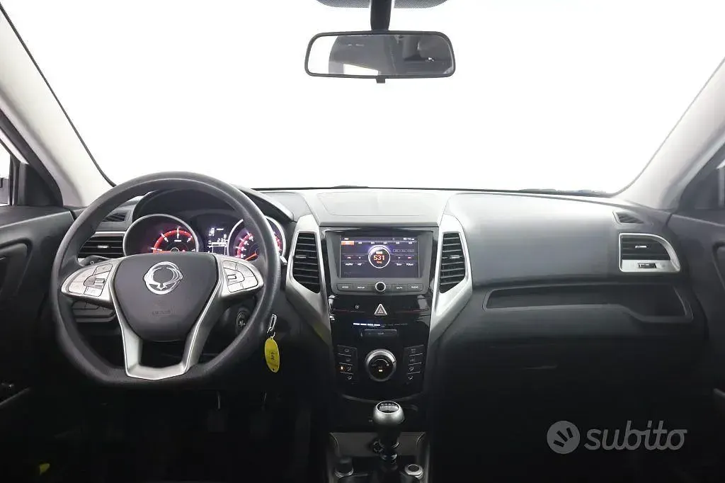 Usata SsangYong Tivoli 114 CV (83 kW) 2018 Grand white SUV