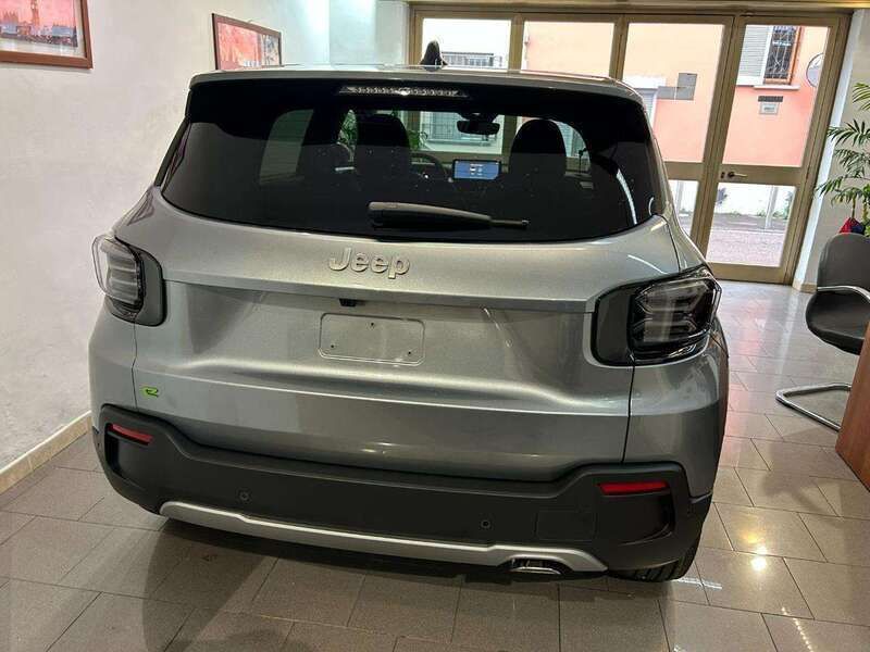 Nuova Jeep Avenger Summit 101 CV (74 kW) 2025 Grigio granito SUV