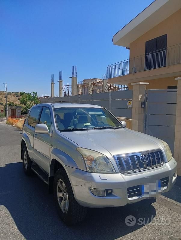 Usata Toyota Land Cruiser Executive 166 CV (122 kW) 2004 Grigio SUV