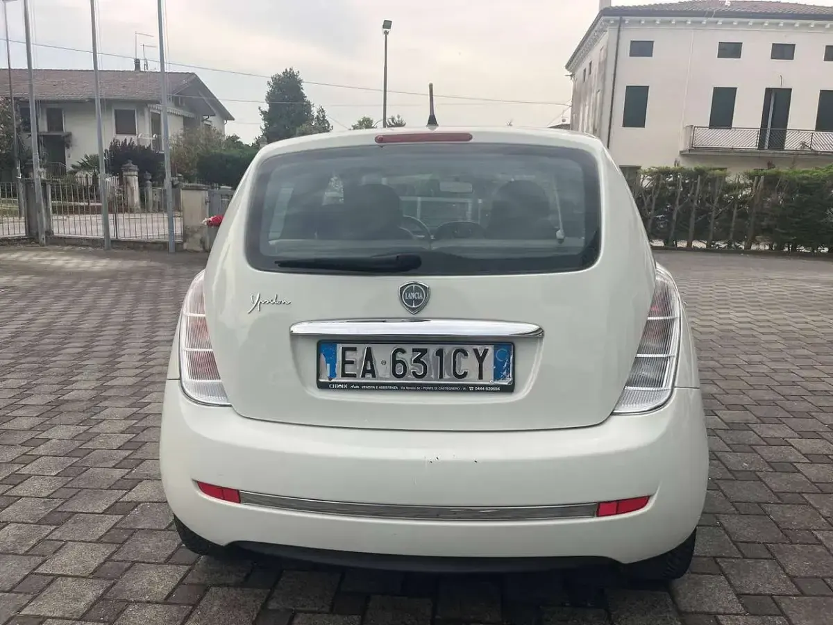 Usata Lancia Ypsilon Platinum 77 CV (56 kW) 2009 Beige Utilitaria