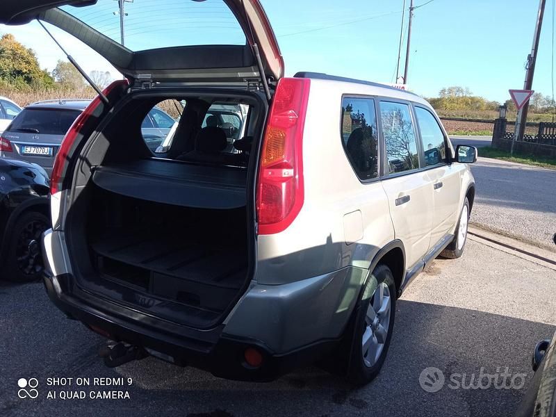 Usata Nissan X-Trail 150 CV (110 kW) 2007 Grigio SUV