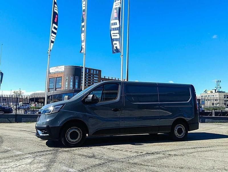Usata Renault Trafic 170 CV (125 kW) 2022 Grigio