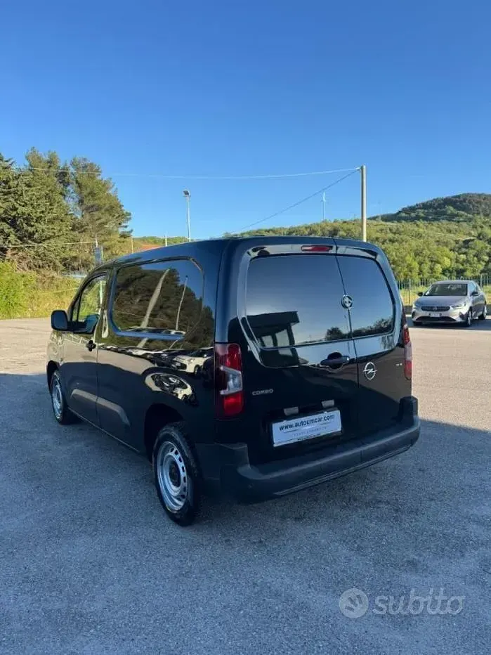 Gebraucht Opel Combo Edition 102 PS (75 kW) 2021 Schwarz Van / Kleinbus