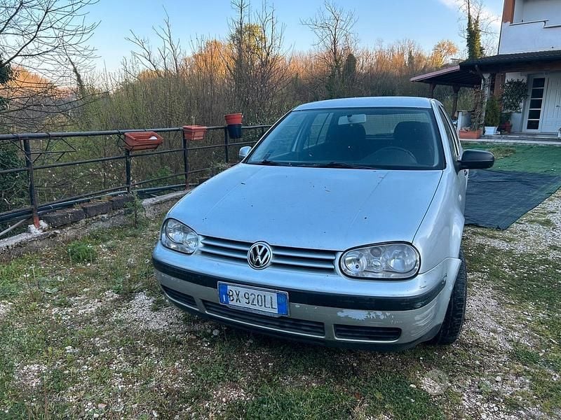 Usata VW Golf IV 110 CV (80 kW) 2000 Grigio Berlina