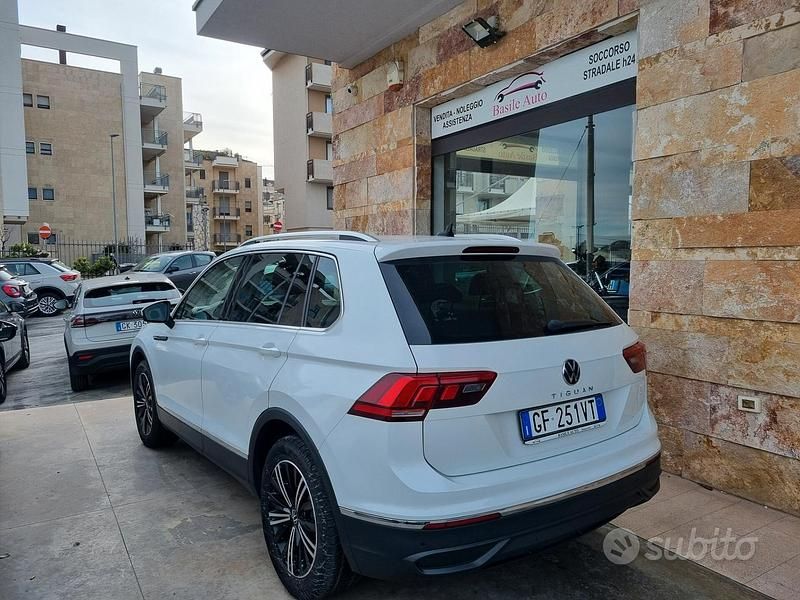 Usata VW Tiguan Life 150 CV (110 kW) 2021 Bianco SUV