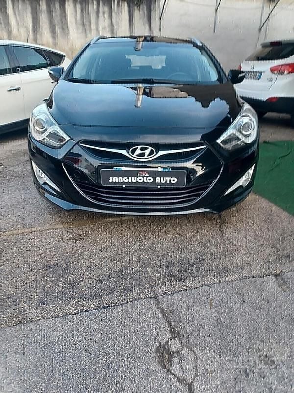 Nero Usata 2015 Hyundai i40 Comfort Station wagon | 9999 € (Molto cara) - Immagine 1/4