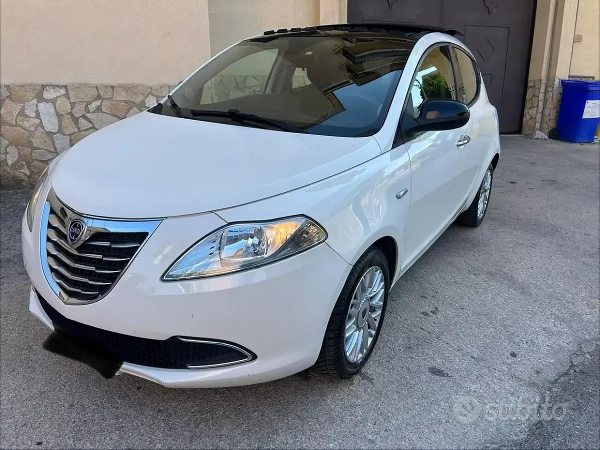 Usata Lancia Ypsilon S 95 CV (69 kW) 2014 Bianco Utilitaria