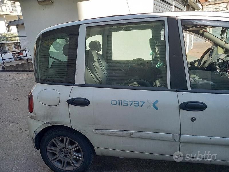 Usata Fiat Multipla 120 CV (88 kW) 2010 Bianco Monovolume