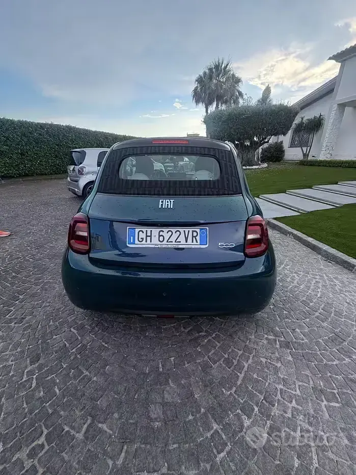 Usata Fiat 500e La Prima 42 kW (58 CV) 2022 Blu Cabrio
