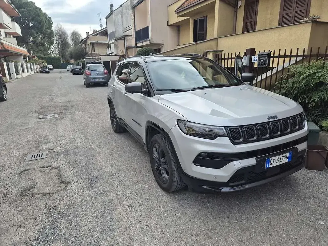 Usata Jeep Compass 131 CV (96 kW) 2022 Argento SUV