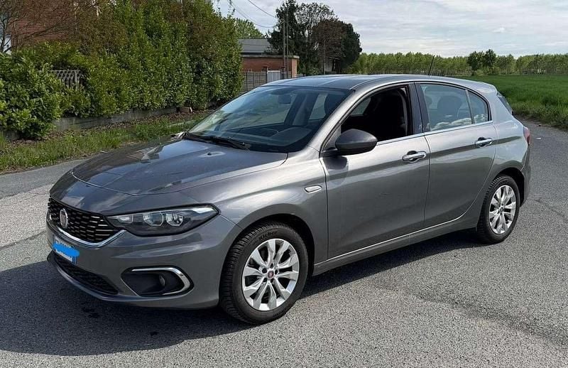 Usata Fiat Tipo Lounge 120 CV (88 kW) 2018 Grigio Berlina
