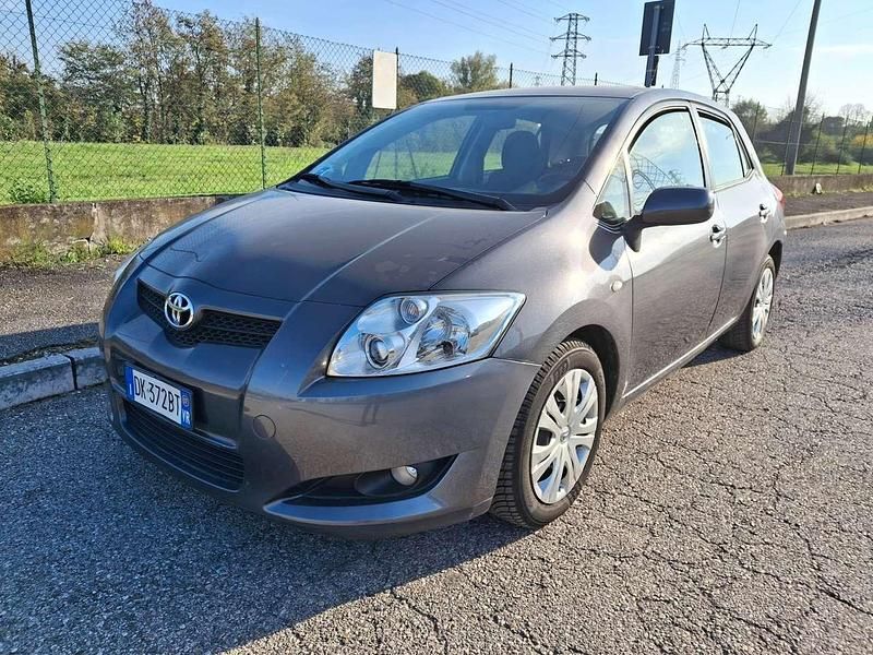 Usata Toyota Auris 90 CV (66 kW) 2007 Grigio Berlina