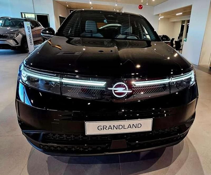 Usata Opel Grandland X 136 CV (100 kW) 2024 Karbon black (metallizzato) SUV