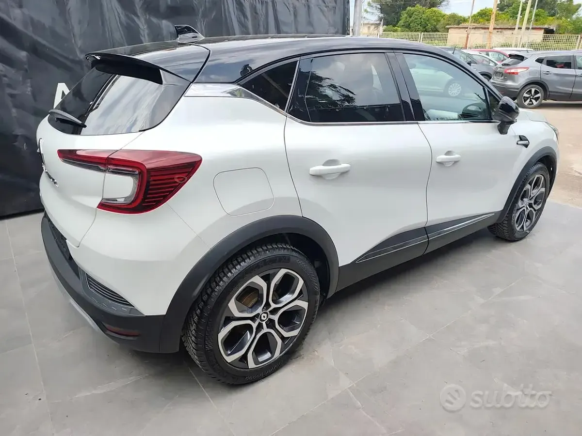 Usata Renault Captur 101 CV (74 kW) 2023 Bianco SUV