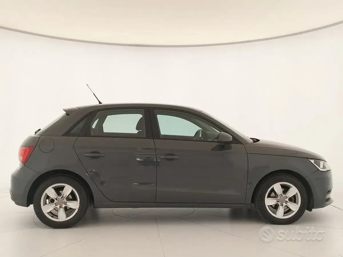 Usata Audi A1 Sportback Ambiente 90 CV (66 kW) 2015 Grigio Utilitaria