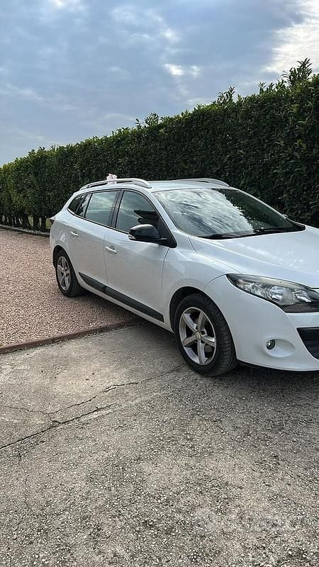 Usata Renault Mégane GrandTour 110 CV (80 kW) 2011 Bianco Station wagon