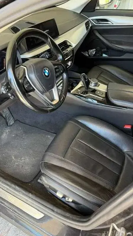 Usata BMW 520 Luxury Line 190 CV (139 kW) 2018 Grigio Station wagon
