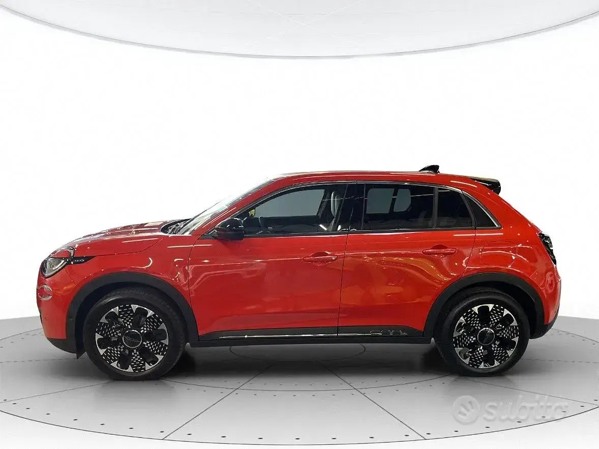 Usata Fiat 600E La Prima 114 kW (156 CV) 2024 Giallo SUV