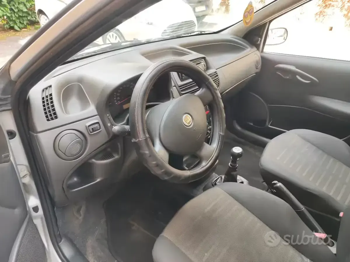 Usata Fiat Punto 60 CV (44 kW) 2009 Grigio Utilitaria