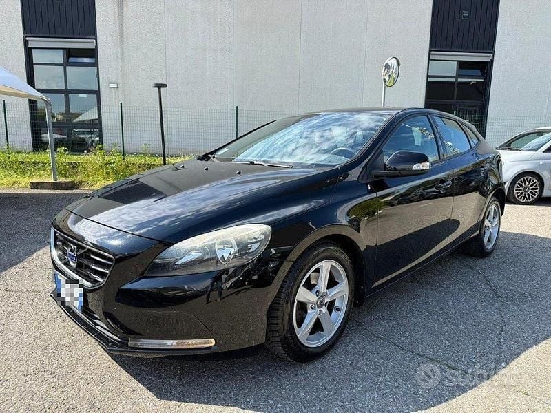 Usata Volvo V40 Kinetic 116 CV (85 kW) 2014 Nero Berlina