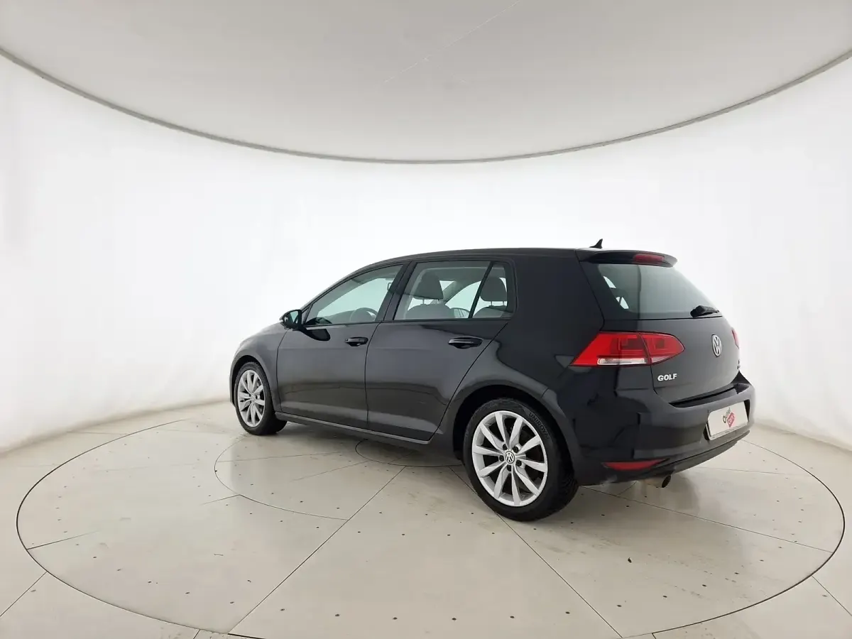 Używany VW Golf VII Highline 110 KM (80 kW) 2016 Czarny Sedan/Limuzyna