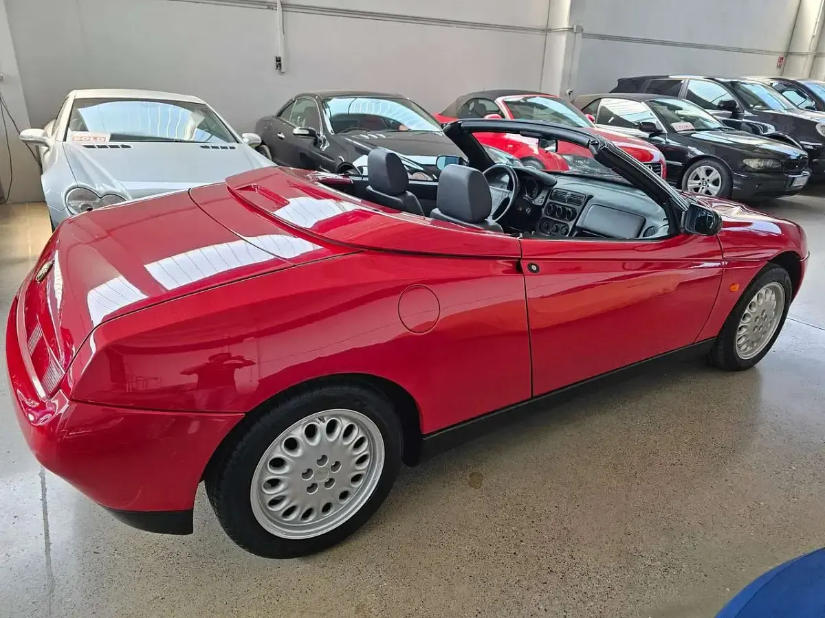 Usata Alfa Romeo Spider Lusso 150 CV (110 kW) 1996 Rosso Cabrio