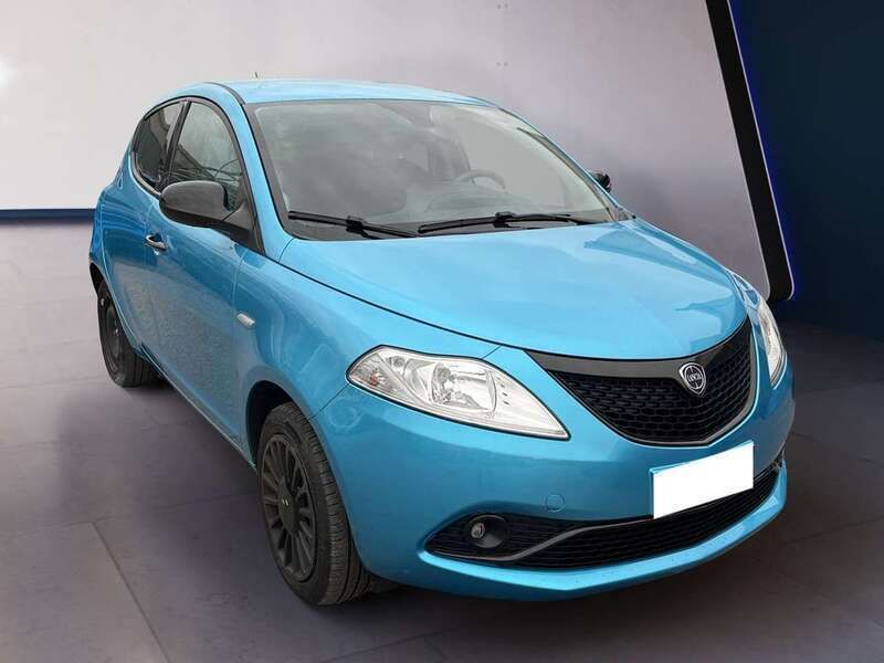 Usata Lancia Ypsilon Gold 70 CV (51 kW) 2020 Blu Utilitaria