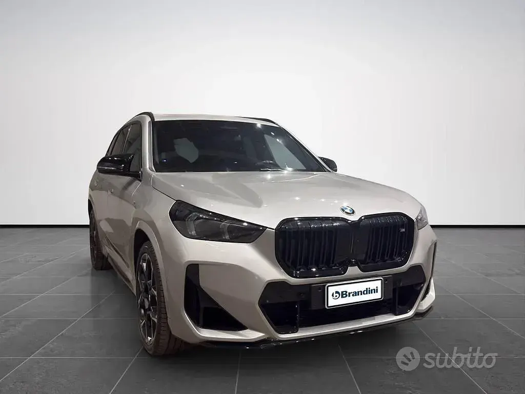 Usata BMW X1 Comfort Edition 300 CV (220 kW) 2023 Grigio SUV
