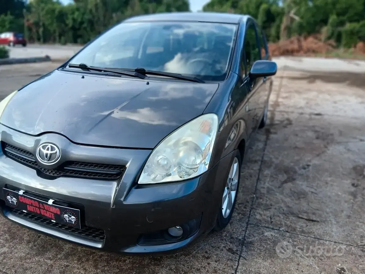 Usata Toyota Corolla Verso Sol 136 CV (100 kW) 2008 Nero Monovolume
