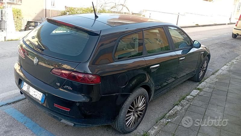 Usata Alfa Romeo 159 Distinctive 150 CV (110 kW) 2008 Nero Station wagon