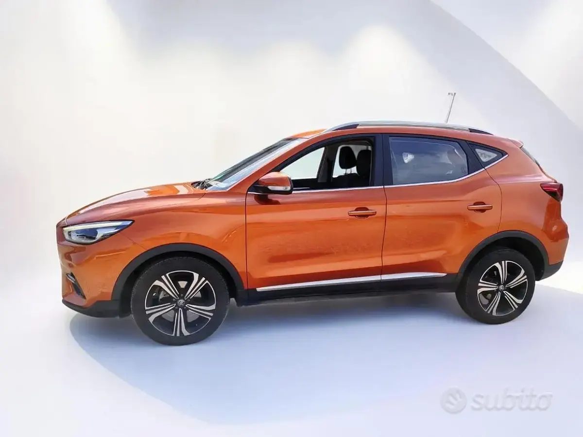 Usata MG ZS Comfort 106 CV (77 kW) 2022 Orange metallizzato SUV