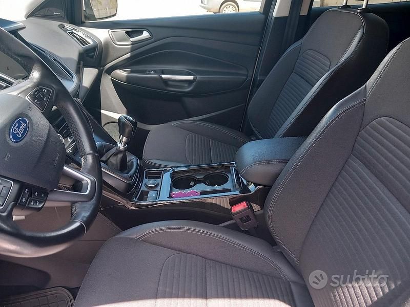 Usata Ford Kuga 120 CV (88 kW) 2018 Bianco SUV