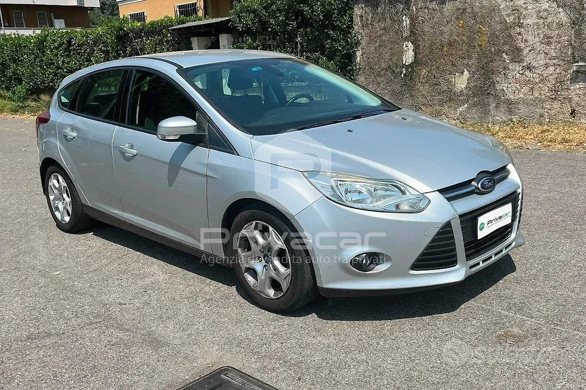 Usata Ford Focus 95 CV (69 kW) 2014 Grigio Utilitaria