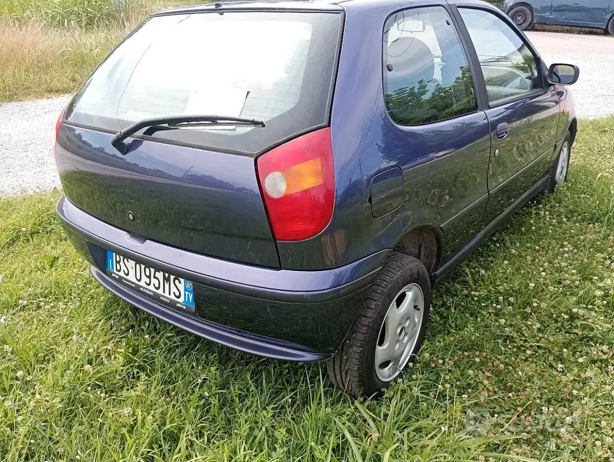 Usata Fiat Palio 60 CV (44 kW) 2001 Viola Berlina