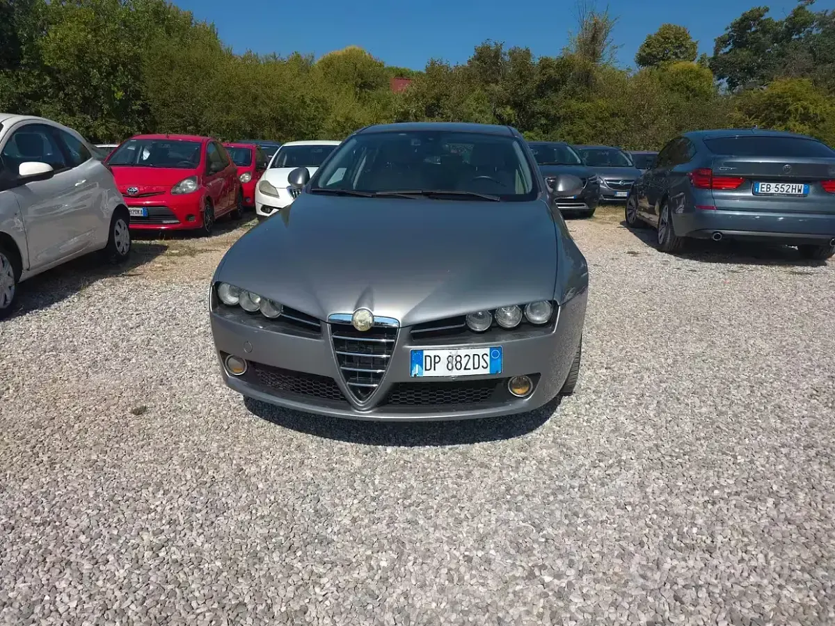 Usata Alfa Romeo 159 Distinctive 120 CV (88 kW) 2008 Grigio Station wagon