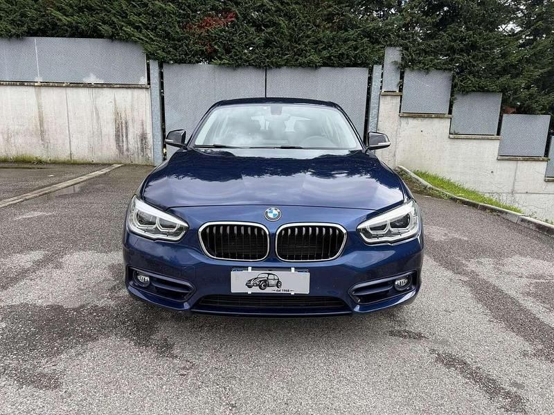Usata BMW 120 Sport Line 190 CV (139 kW) 2018 Blu/azzurro Utilitaria