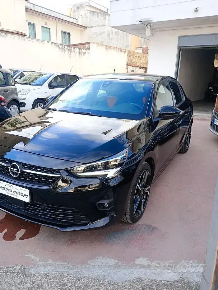 Usata Opel Corsa GS Line 102 CV (75 kW) 2020 Nero Utilitaria