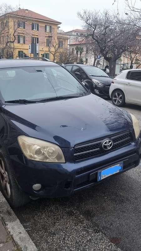 Usata Toyota RAV4 136 CV (100 kW) 2006 SUV