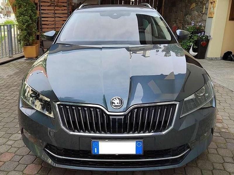 Usata Skoda Superb 190 CV (139 kW) 2016 Grigio Station wagon