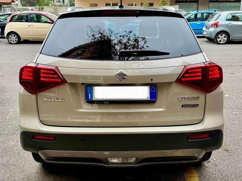Usata Suzuki Vitara 102 CV (75 kW) 2023 Avorio africa/nero SUV