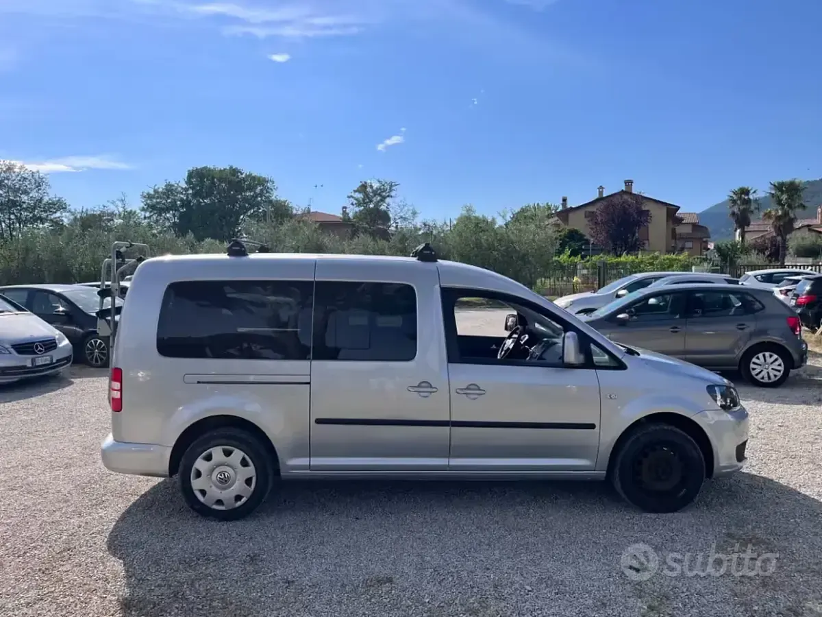 Usata VW Caddy Maxi 102 CV (75 kW) 2013 Grigio Monovolume