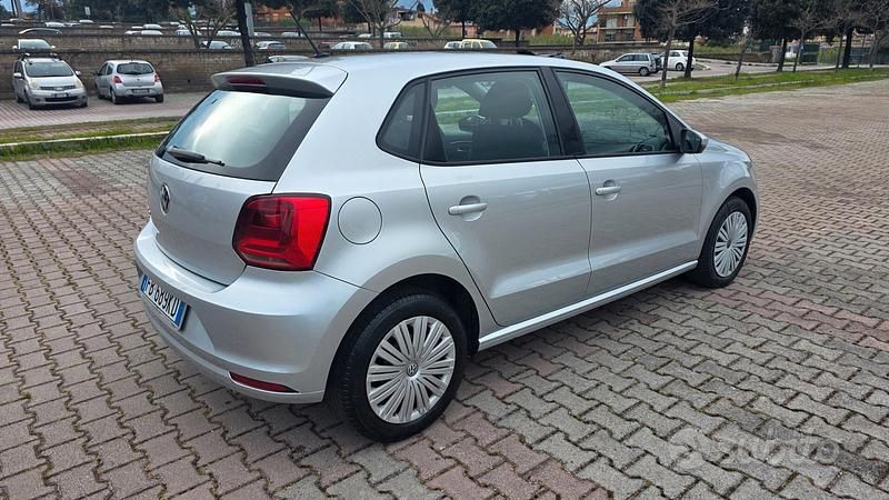 Usata VW Polo Comfortline 74 CV (54 kW) 2015 Grigio Berlina