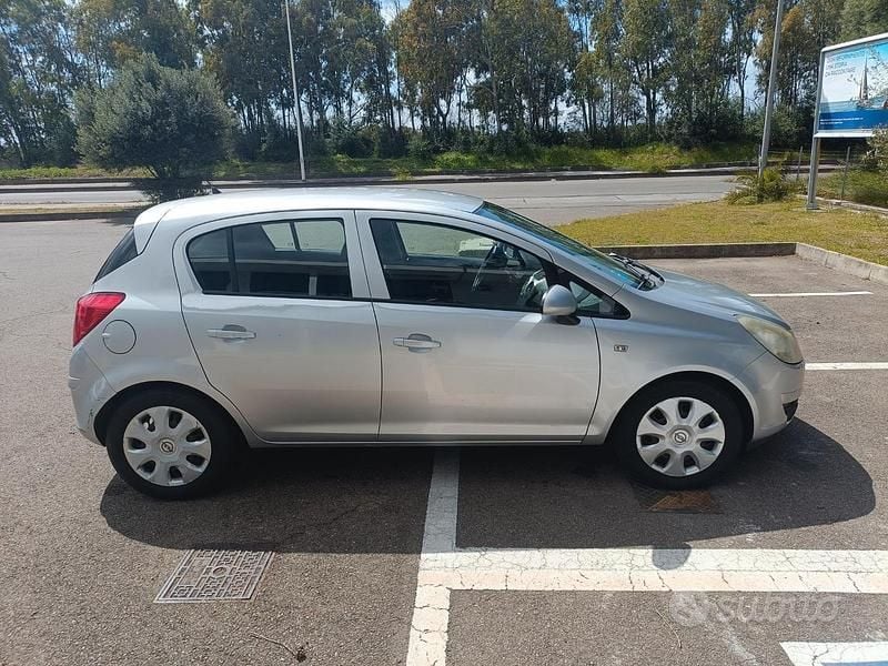 Usata Opel Corsa 75 CV (55 kW) 2009 Grigio Utilitaria