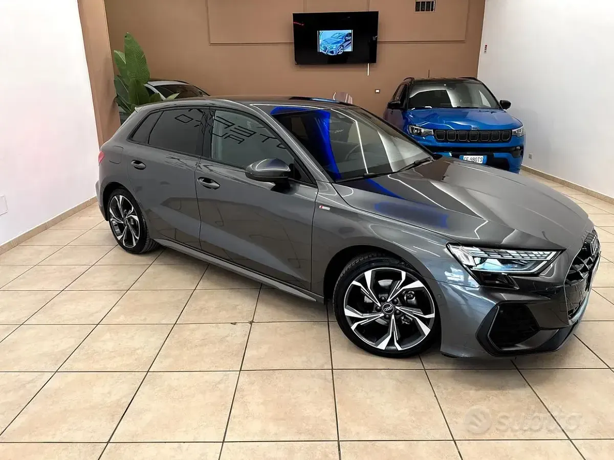 Usata Audi A3 S-Line 150 CV (110 kW) 2025 Grigio Berlina