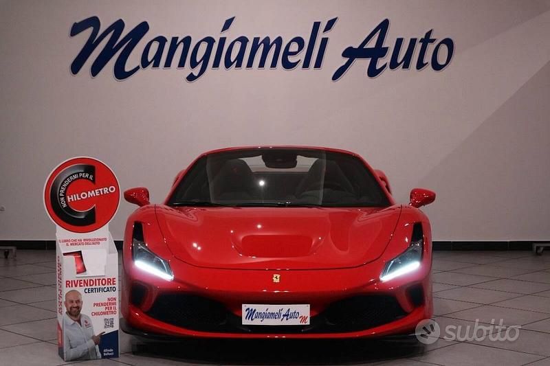 Usata Ferrari F8 721 CV (530 kW) 2021 Rosso Cabrio