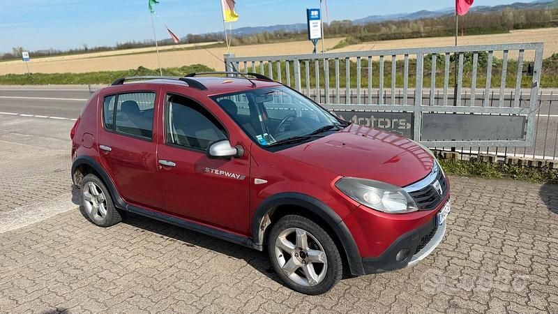 Brugt Dacia Sandero Stepway 88 HK (64 kW) 2011 Rød Sedan