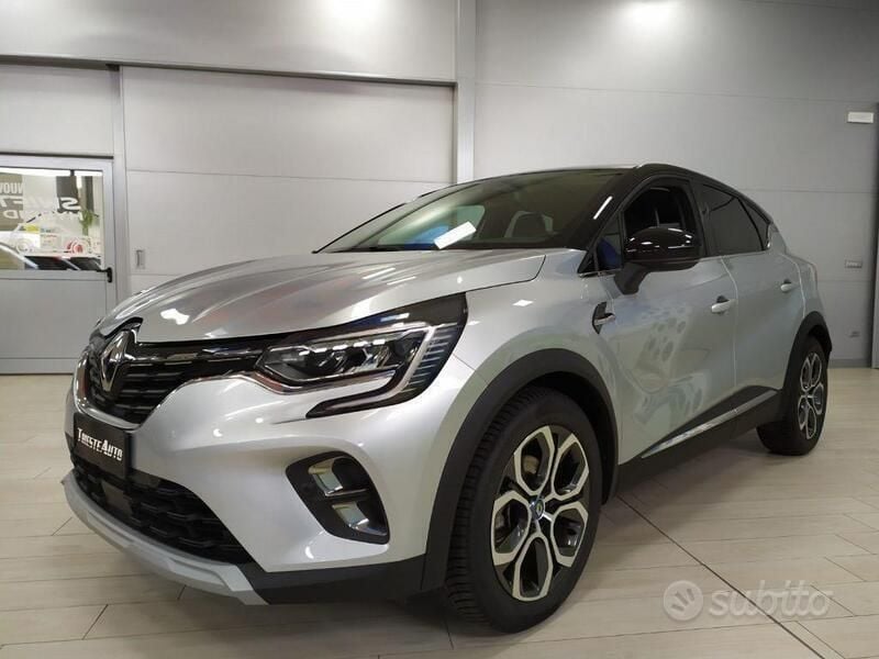 Usata Renault Captur Intens 145 CV (106 kW) 2021 Argento SUV